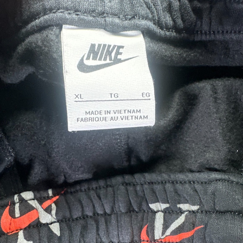 VTG Nike Sportswear Club Sweatpant Boys XL Black All-Over Print Jogger Tapered - Picture 3 of 9
